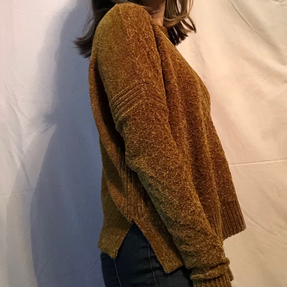 Women’s soft brown/copper sweater